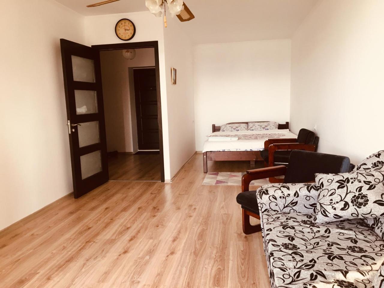 Clean Apartment On Lunacharskogo Street Tiraspol Exterior foto